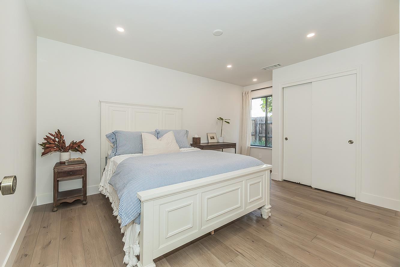 406 E Audubon Dr, Fresno, CA 93720