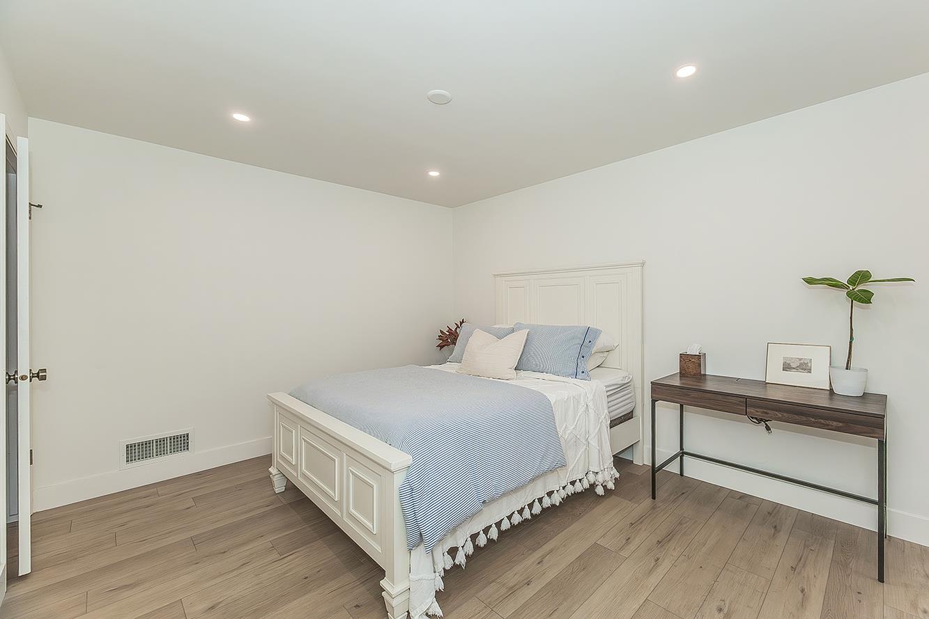 406 E Audubon Dr, Fresno, CA 93720