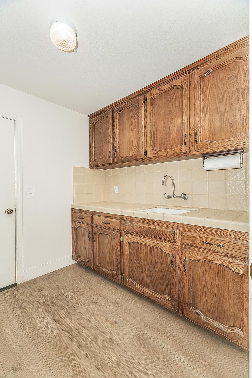 406 E Audubon Dr, Fresno, CA 93720