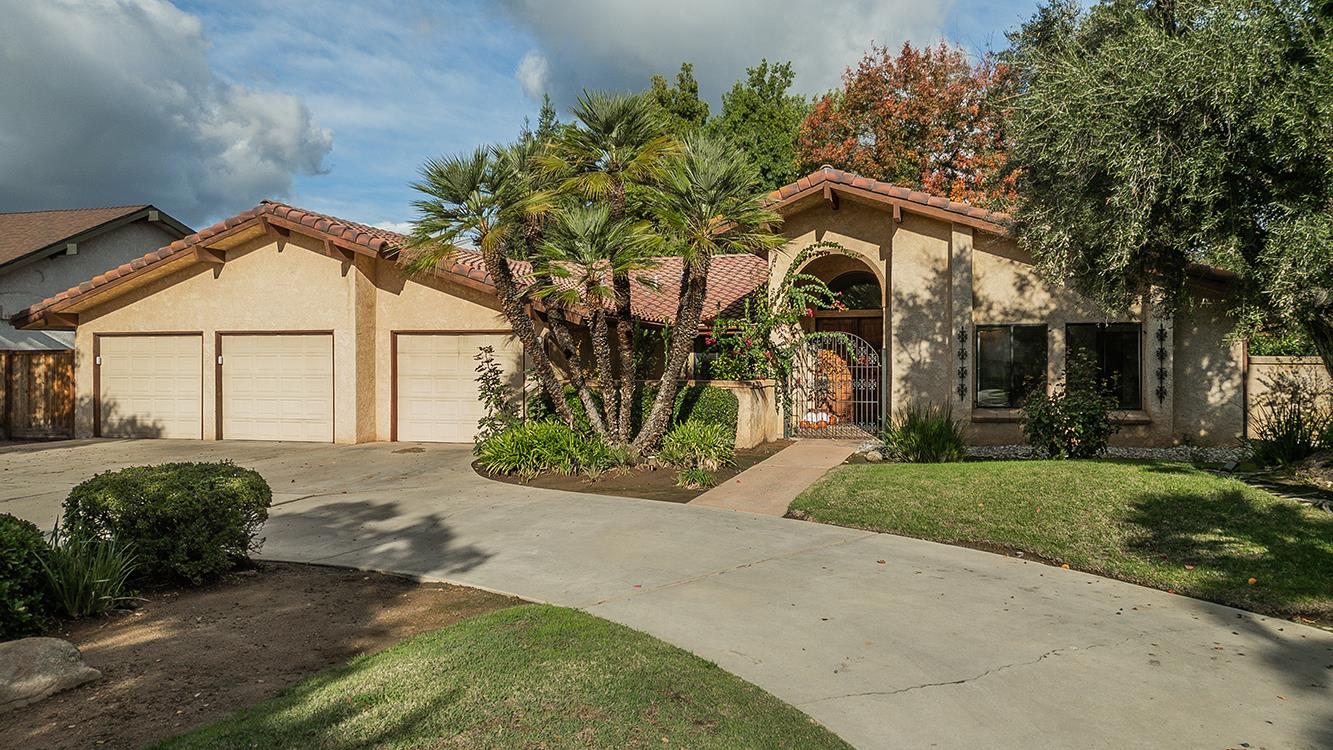 406 E Audubon Dr, Fresno, CA 93720