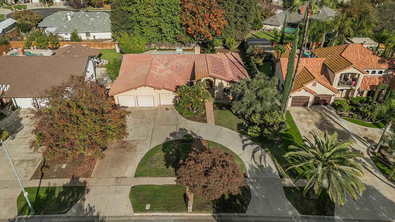 406 E Audubon Dr, Fresno, CA 93720