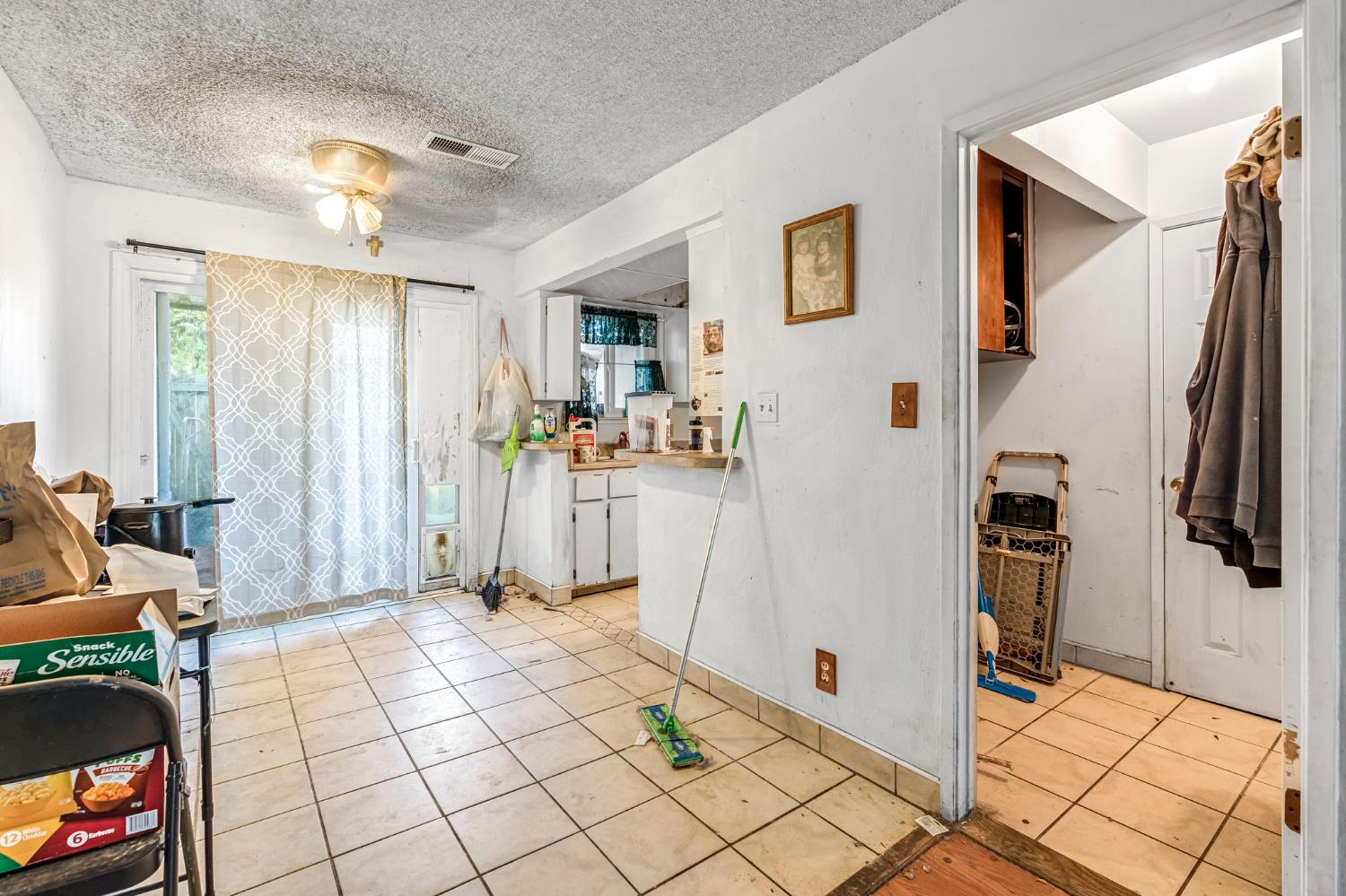 5138 E Ashlan Ave #101, Fresno, CA 93727