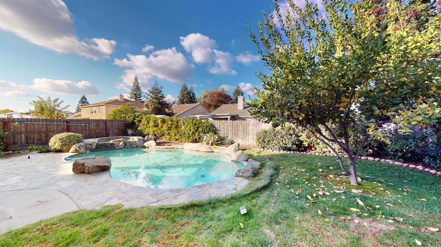 2638 E Skyview Ave, Fresno, CA 93720