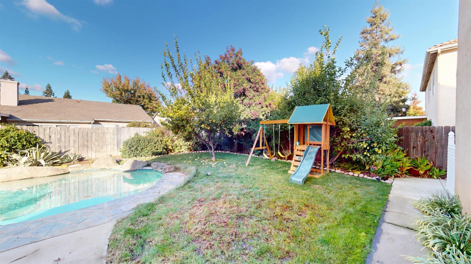 2638 E Skyview Ave, Fresno, CA 93720