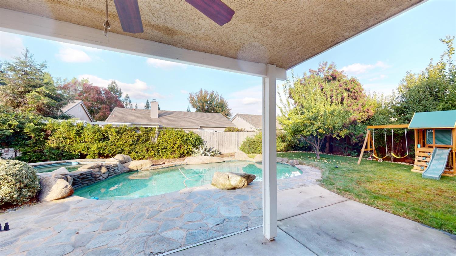 2638 E Skyview Ave, Fresno, CA 93720