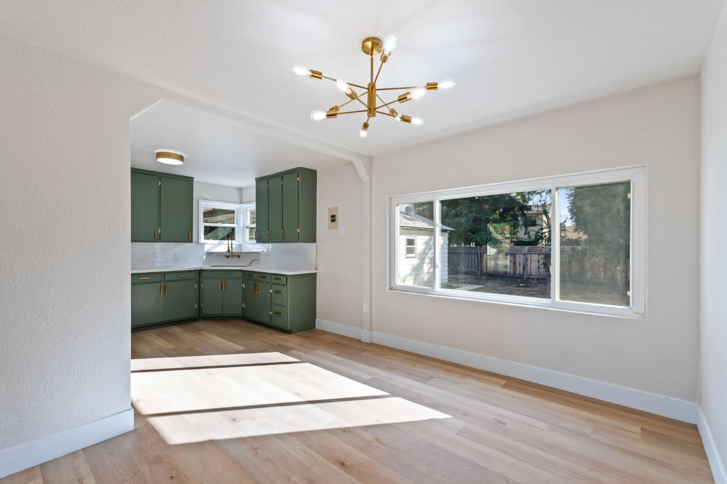 3226 Circle Ct W, Fresno, CA 93703