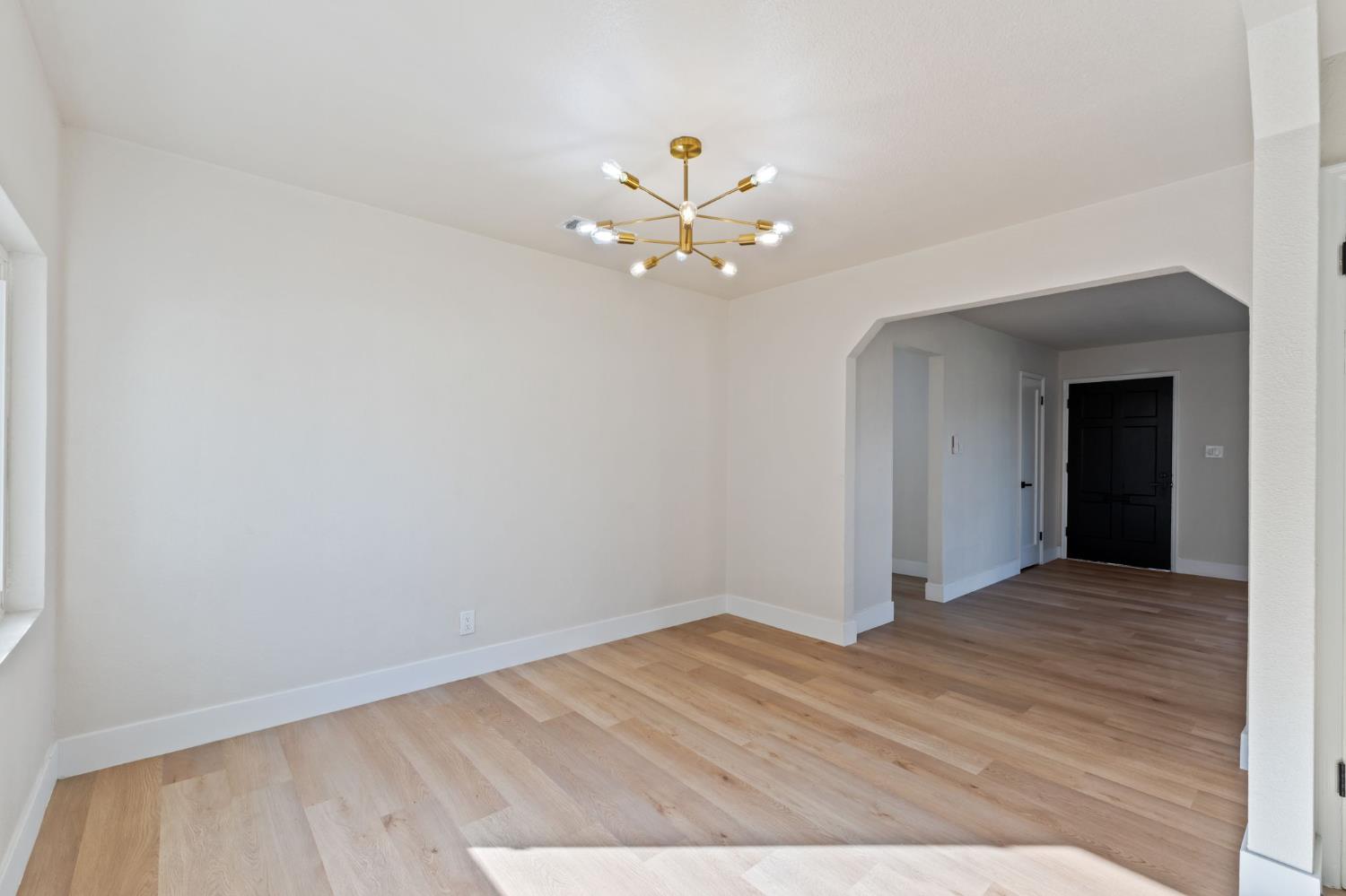 3226 Circle Ct W, Fresno, CA 93703