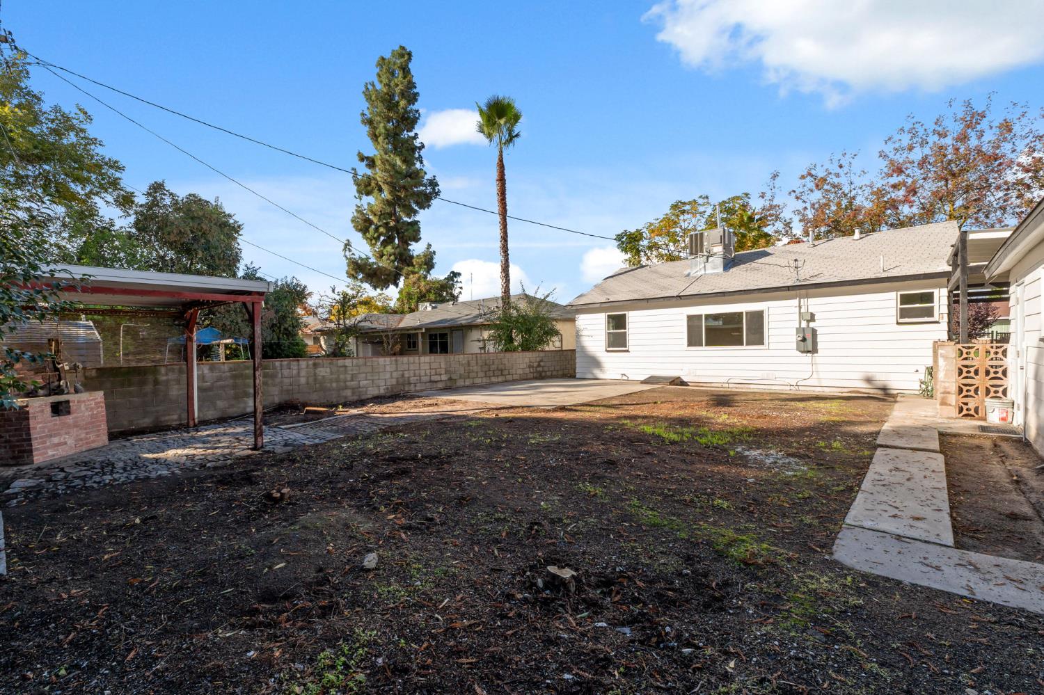 3226 Circle Ct W, Fresno, CA 93703