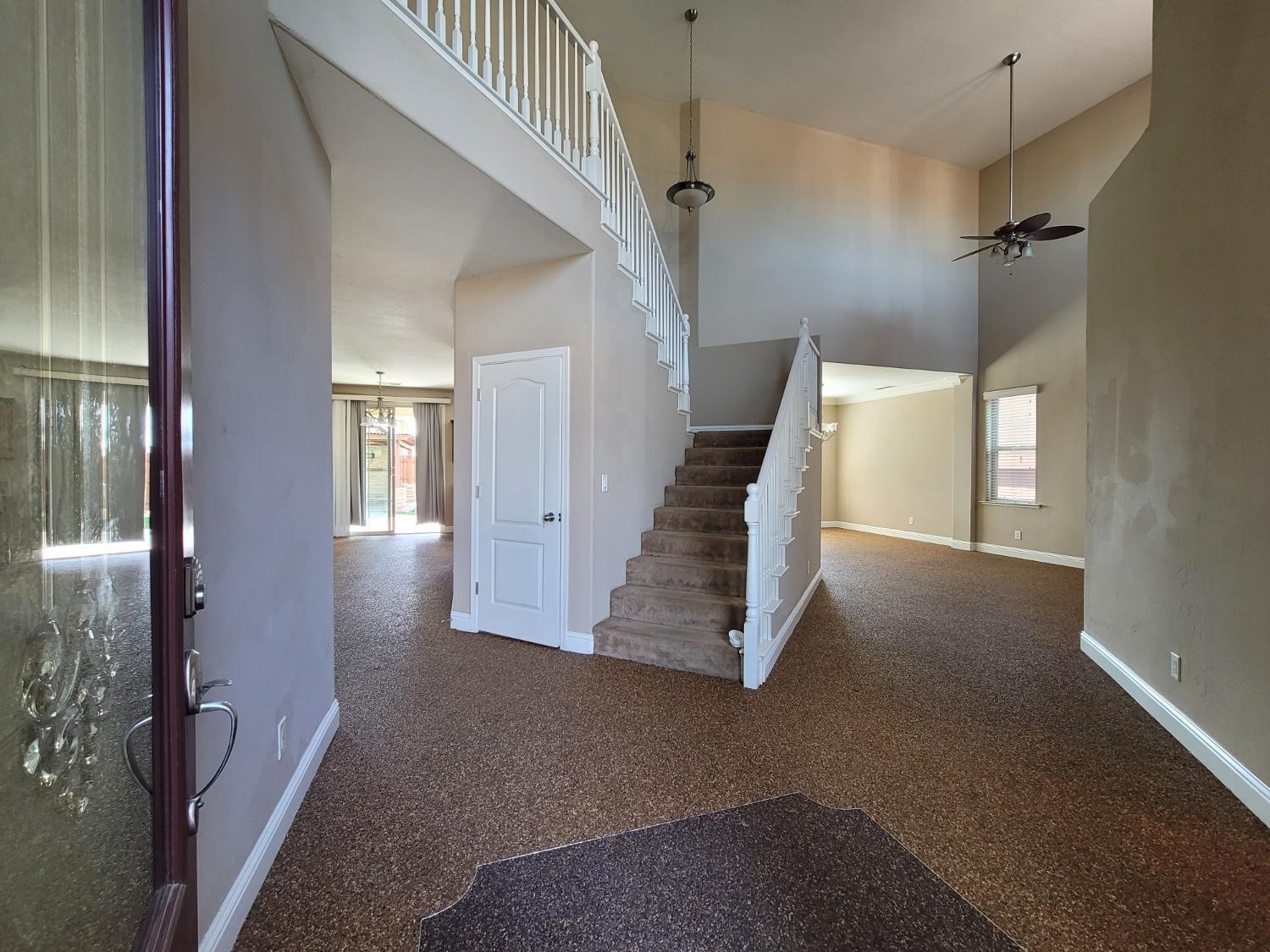 6587 W Wrenwood Ln, Fresno, CA 93723