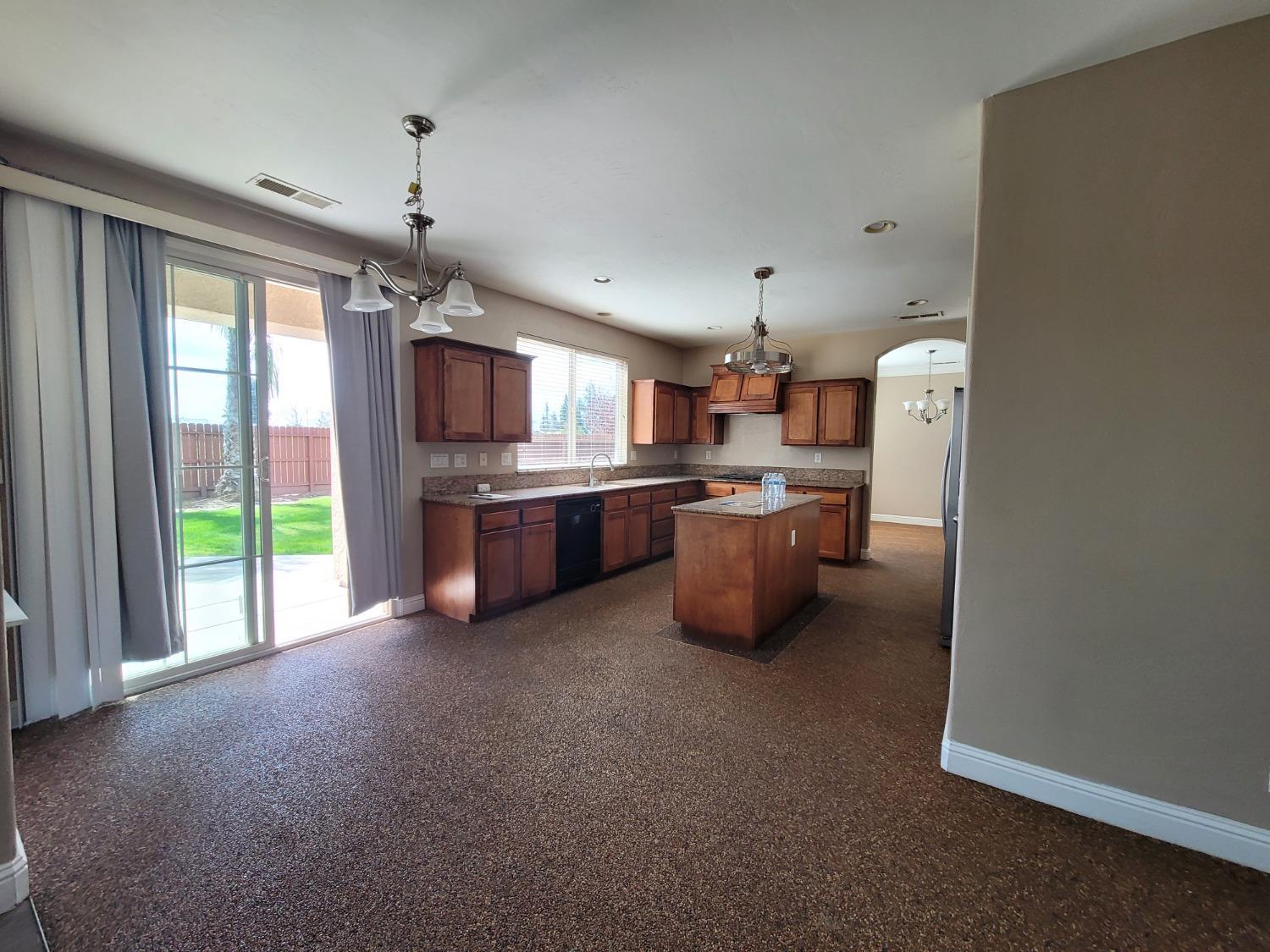 6587 W Wrenwood Ln, Fresno, CA 93723