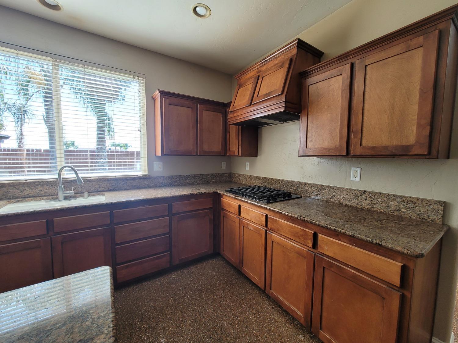 6587 W Wrenwood Ln, Fresno, CA 93723