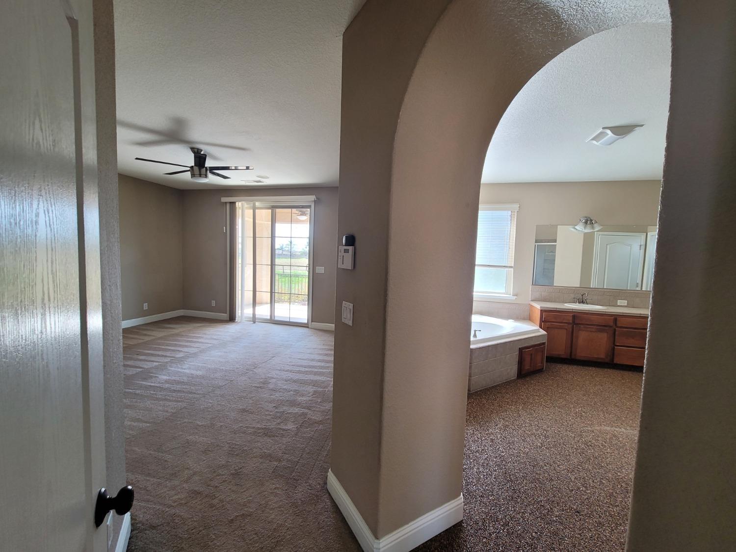 6587 W Wrenwood Ln, Fresno, CA 93723