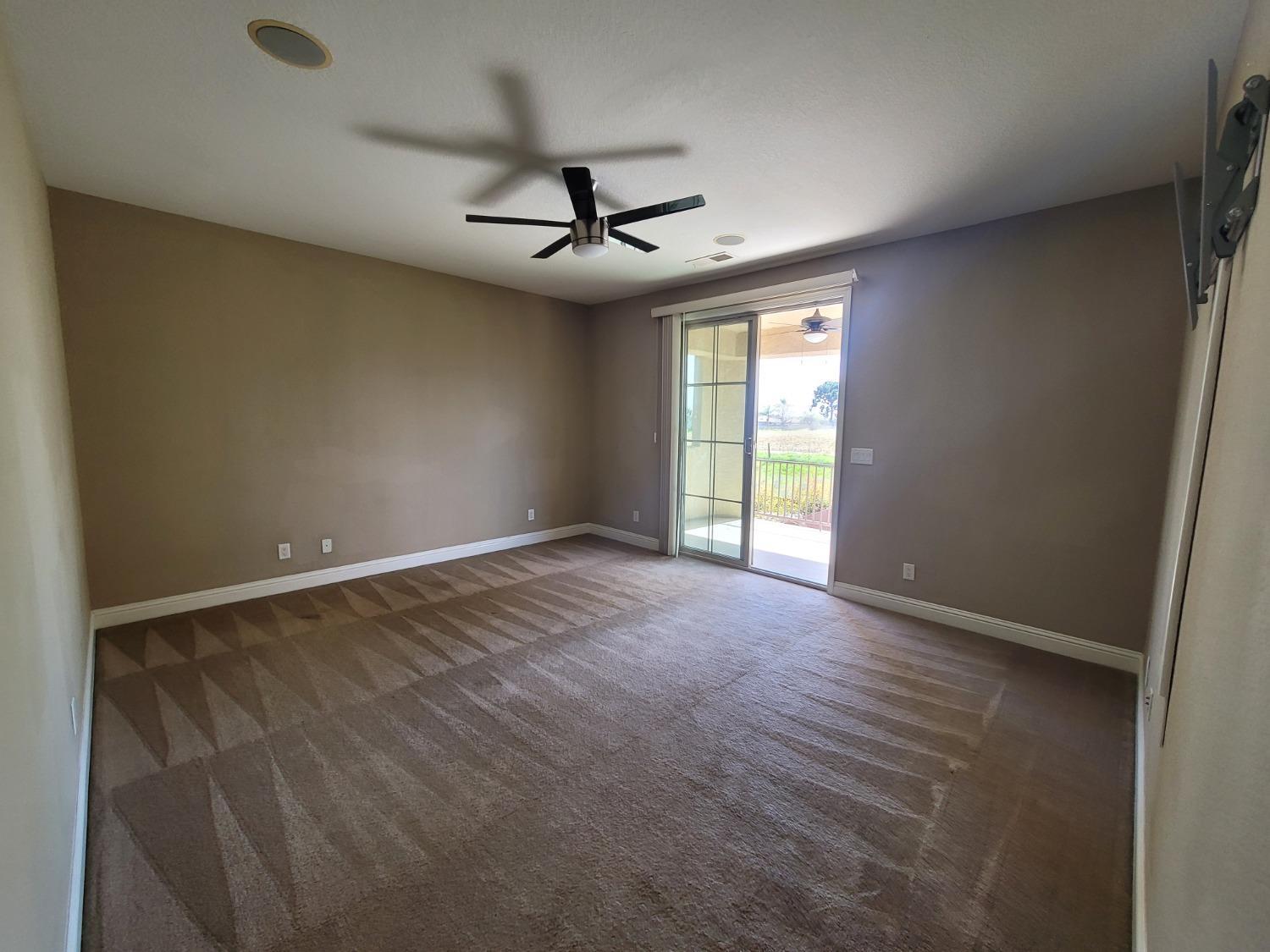 6587 W Wrenwood Ln, Fresno, CA 93723