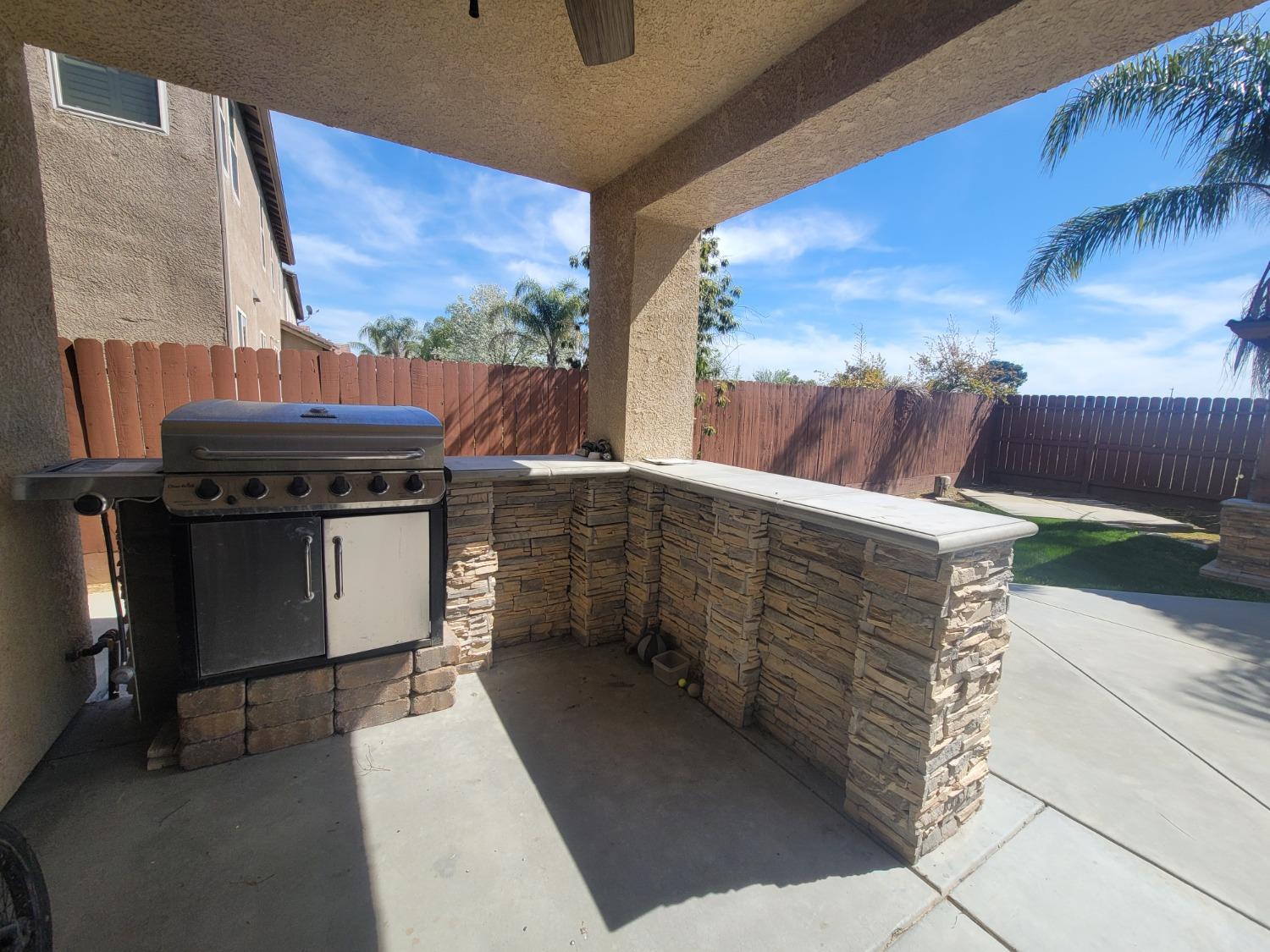 6587 W Wrenwood Ln, Fresno, CA 93723