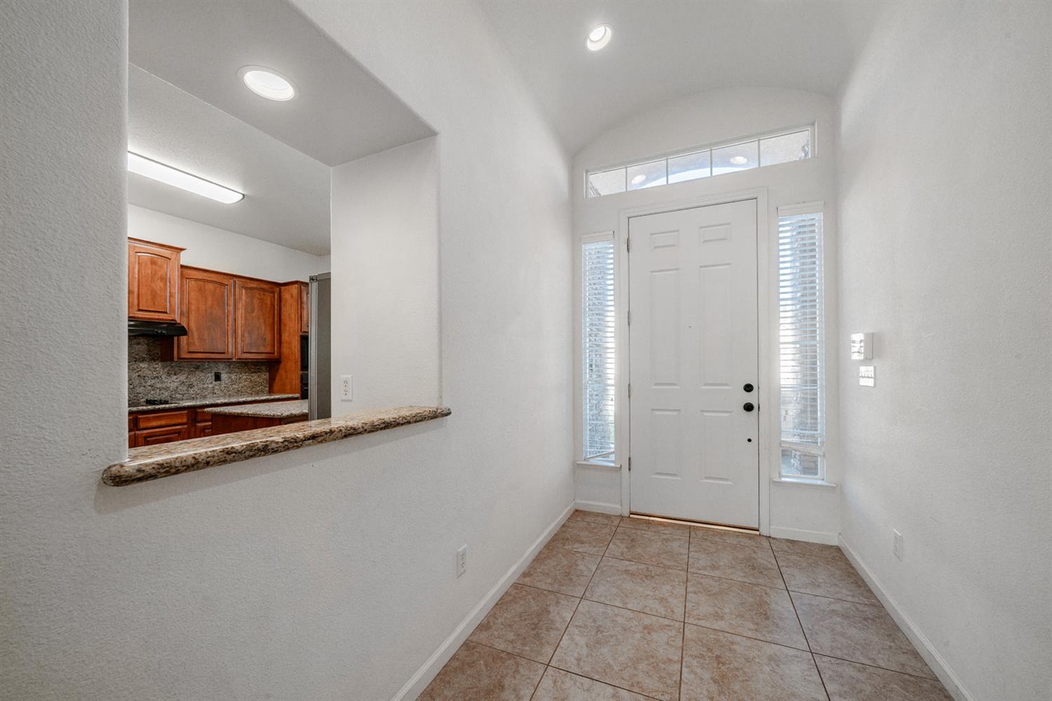 2773 E Deyoung Dr, Fresno, CA 93720