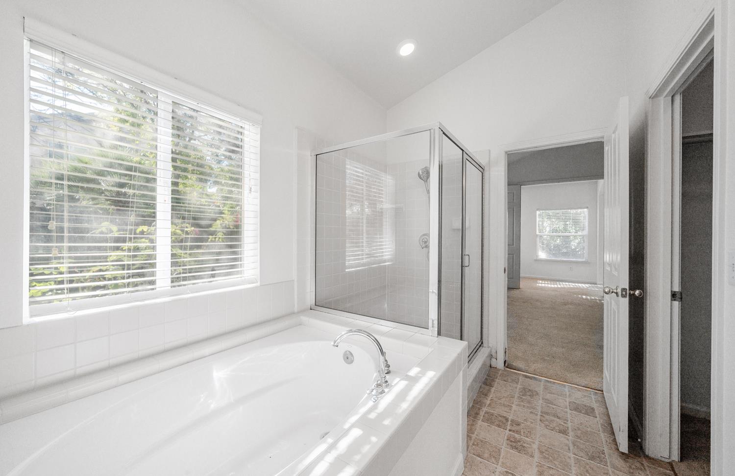 2773 E Deyoung Dr, Fresno, CA 93720