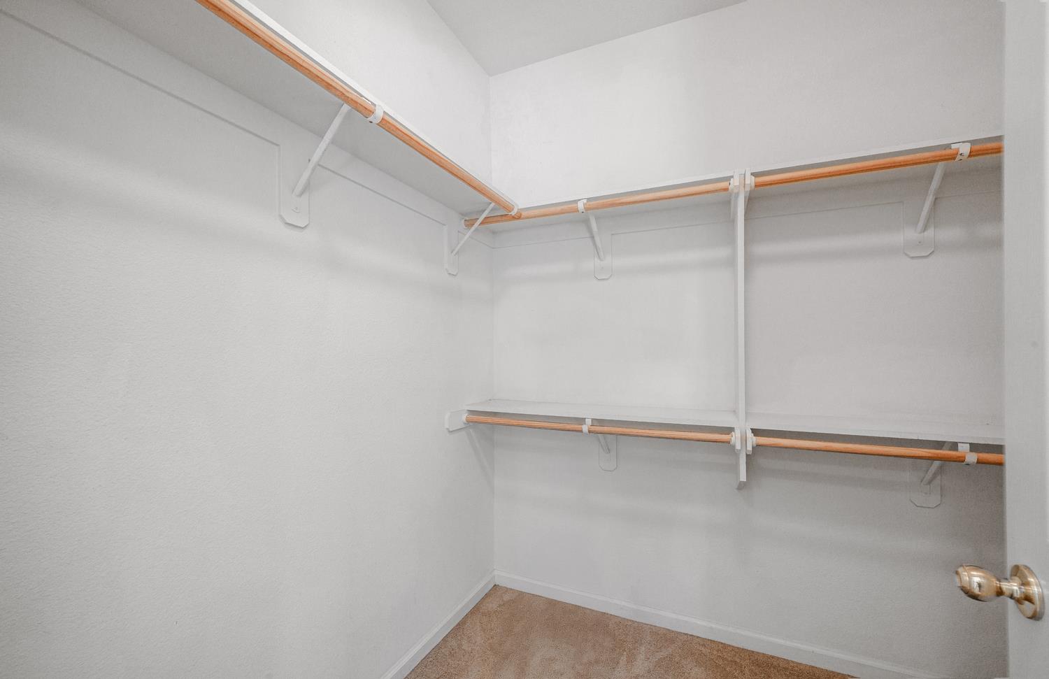 2773 E Deyoung Dr, Fresno, CA 93720