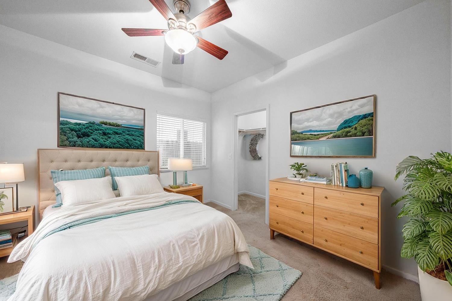 2773 E Deyoung Dr, Fresno, CA 93720