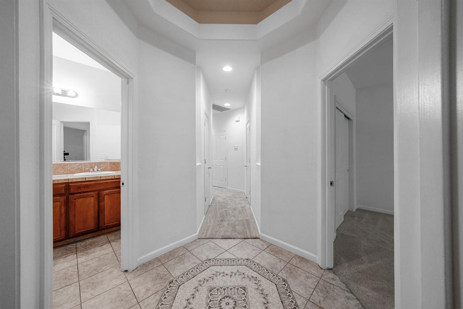 2773 E Deyoung Dr, Fresno, CA 93720