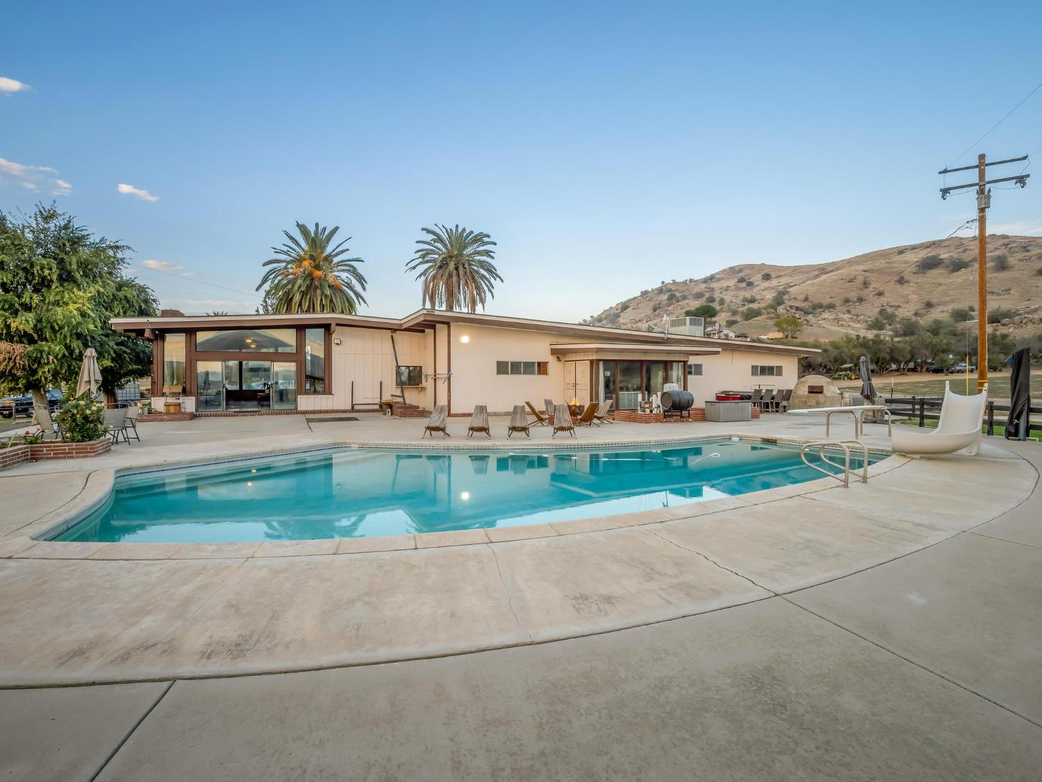 31204 Sierra Dr, Exeter, CA 93221