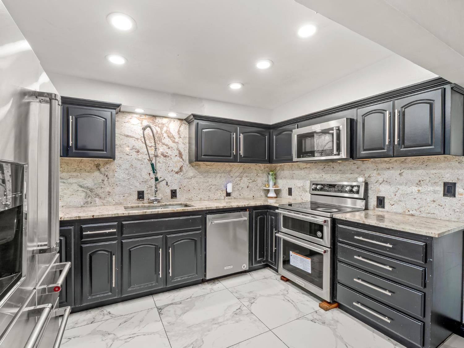 31204 Sierra Dr, Exeter, CA 93221