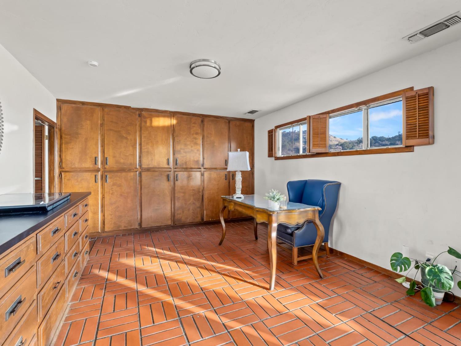 31204 Sierra Dr, Exeter, CA 93221