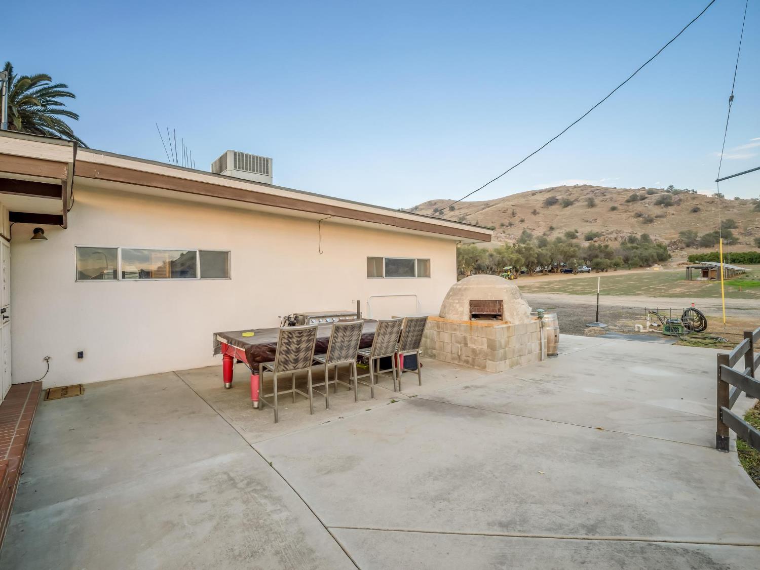 31204 Sierra Dr, Exeter, CA 93221