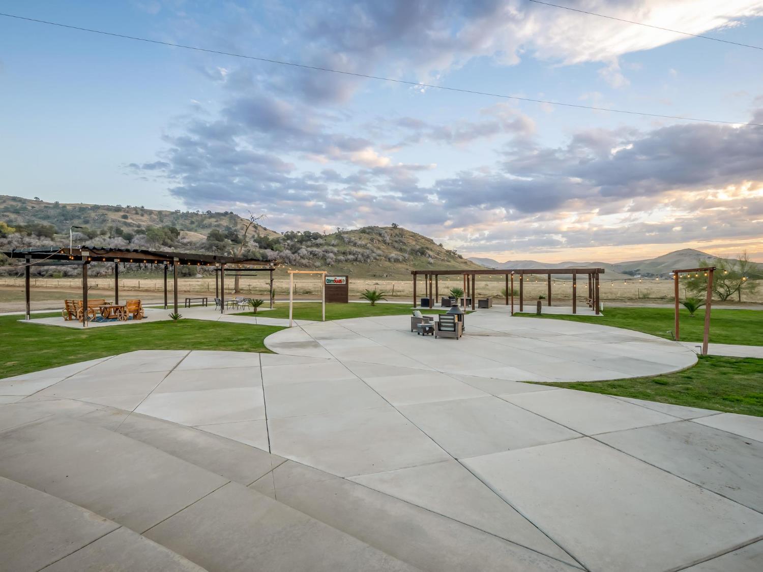 31204 Sierra Dr, Exeter, CA 93221