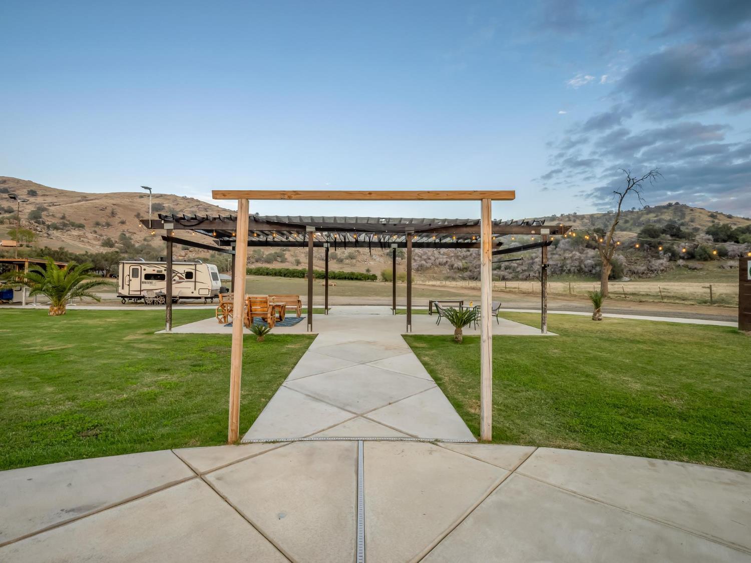 31204 Sierra Dr, Exeter, CA 93221