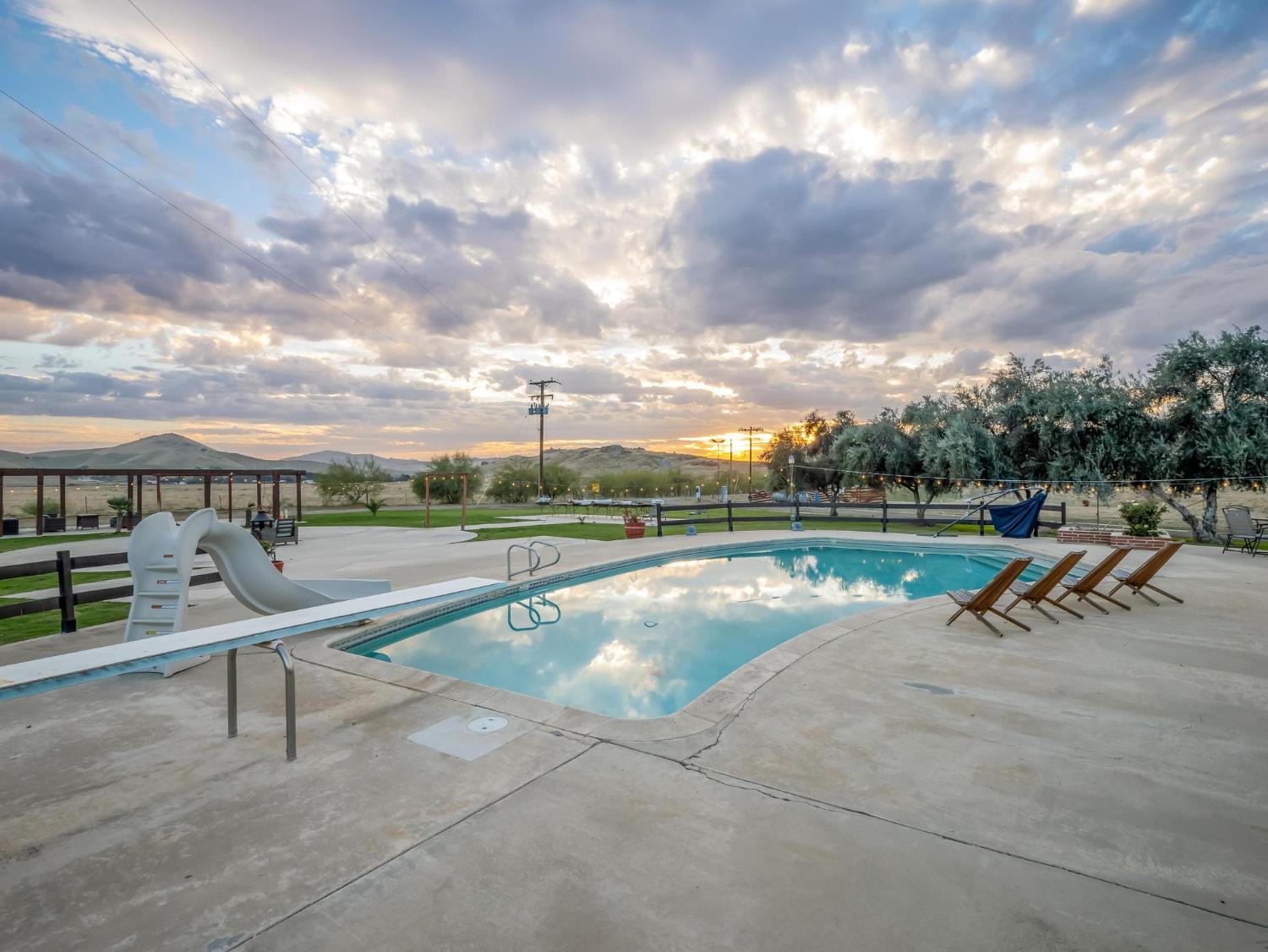 31204 Sierra Dr, Exeter, CA 93221