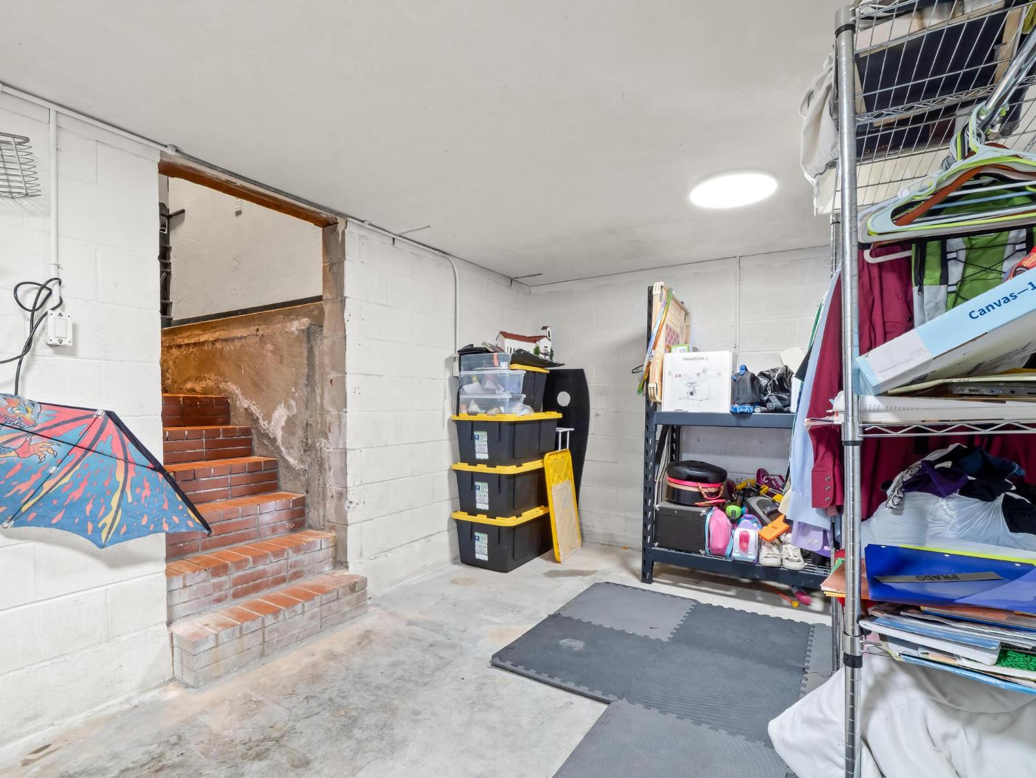 31204 Sierra Dr, Exeter, CA 93221