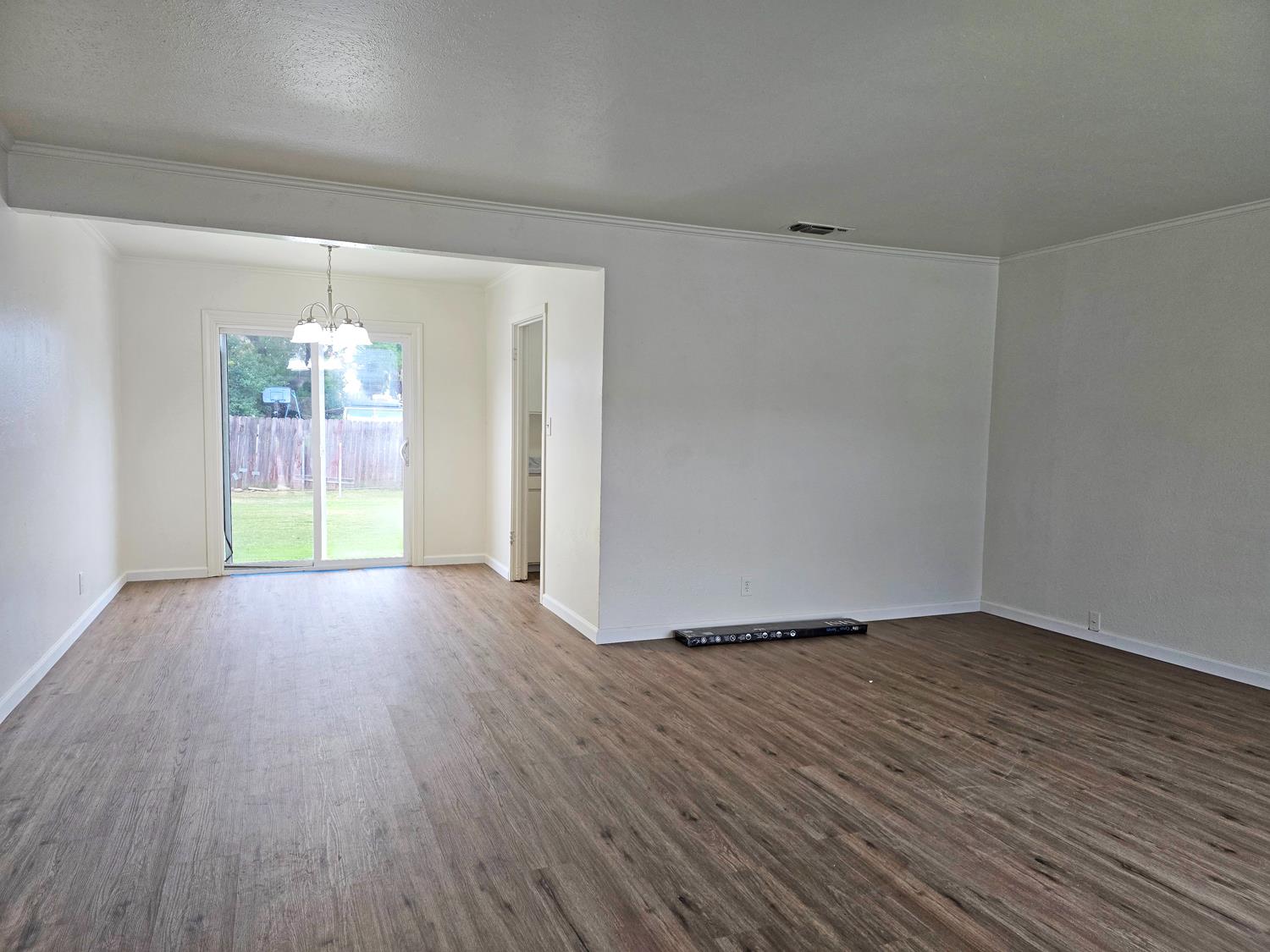 216 E Ashlan Ave, Fresno, CA 93704