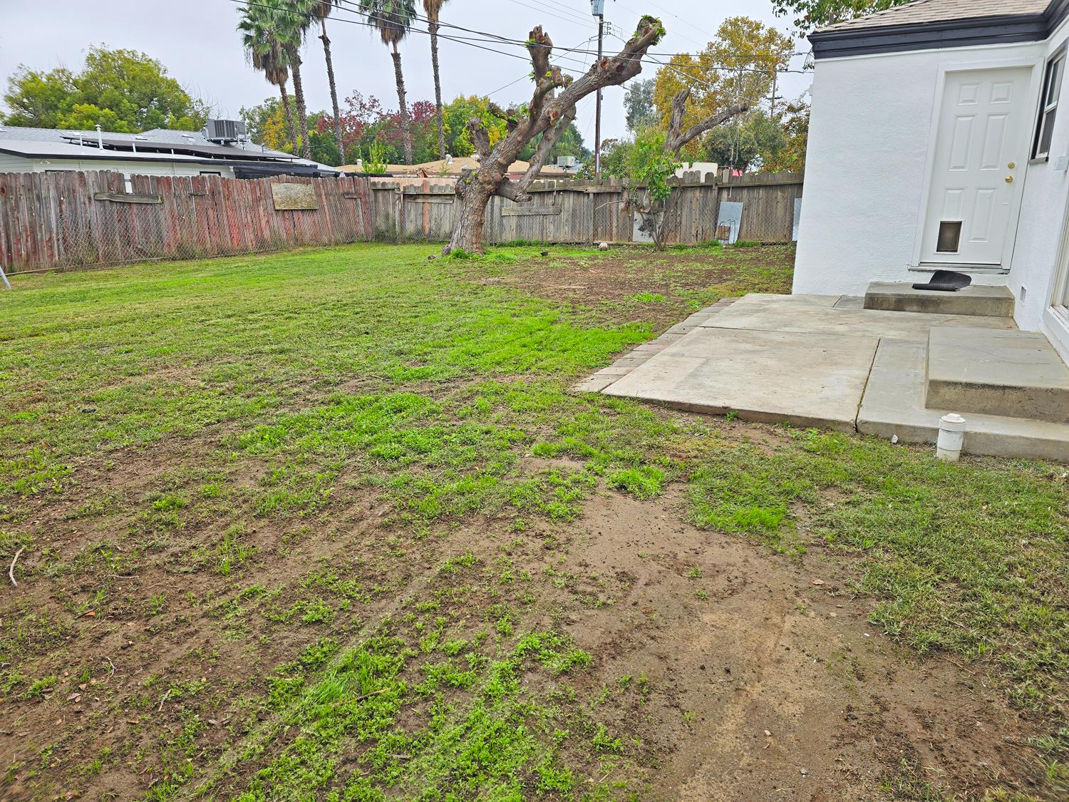 216 E Ashlan Ave, Fresno, CA 93704