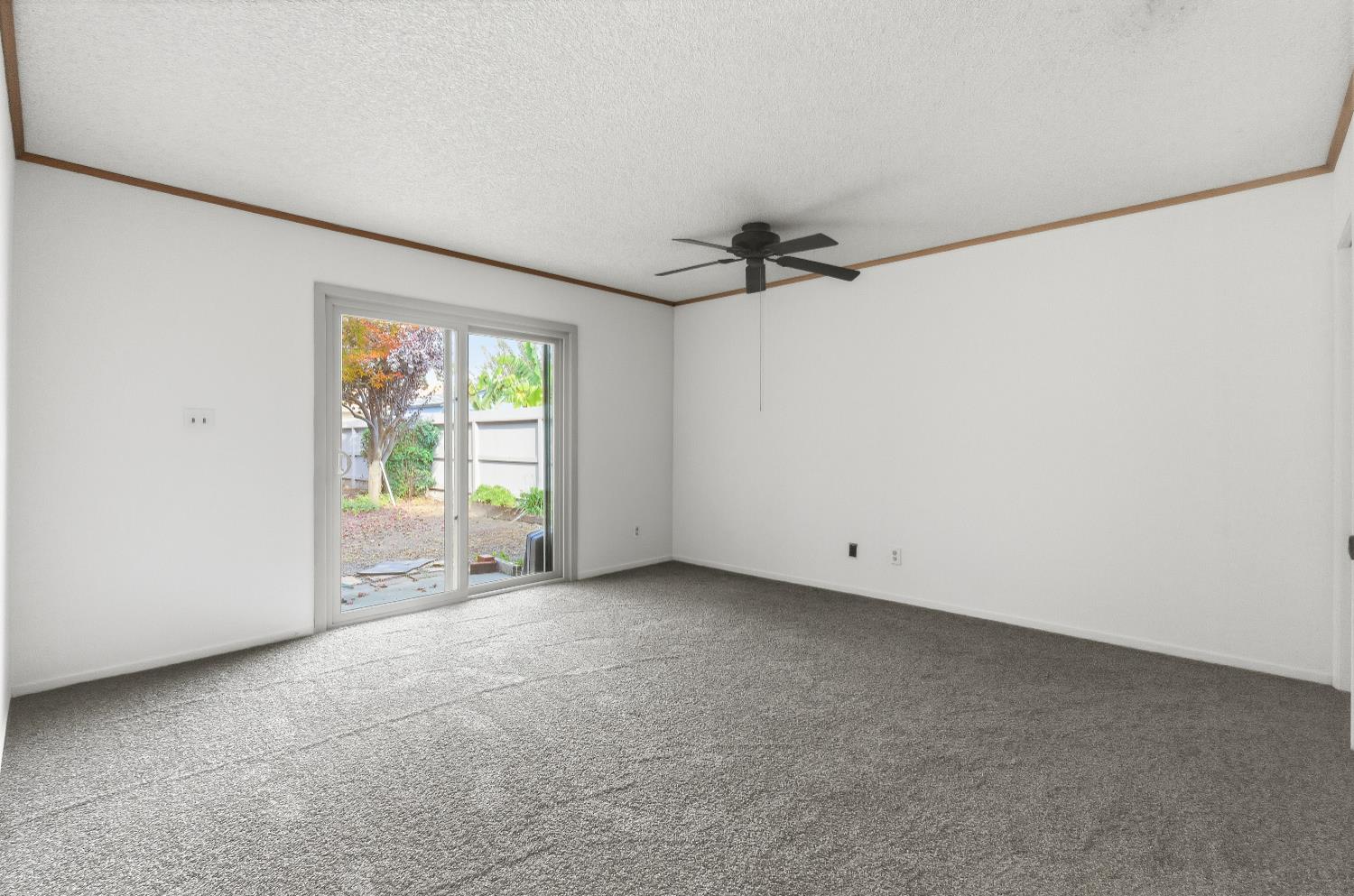 2432 Hicks St, Selma, CA 93662