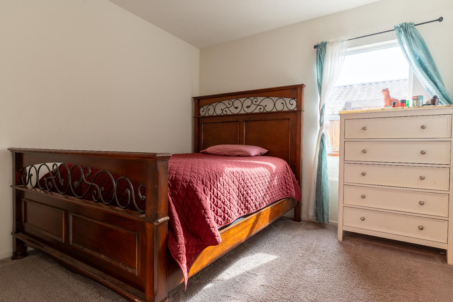 1558 Monte Vista Ave, Madera, CA 93637