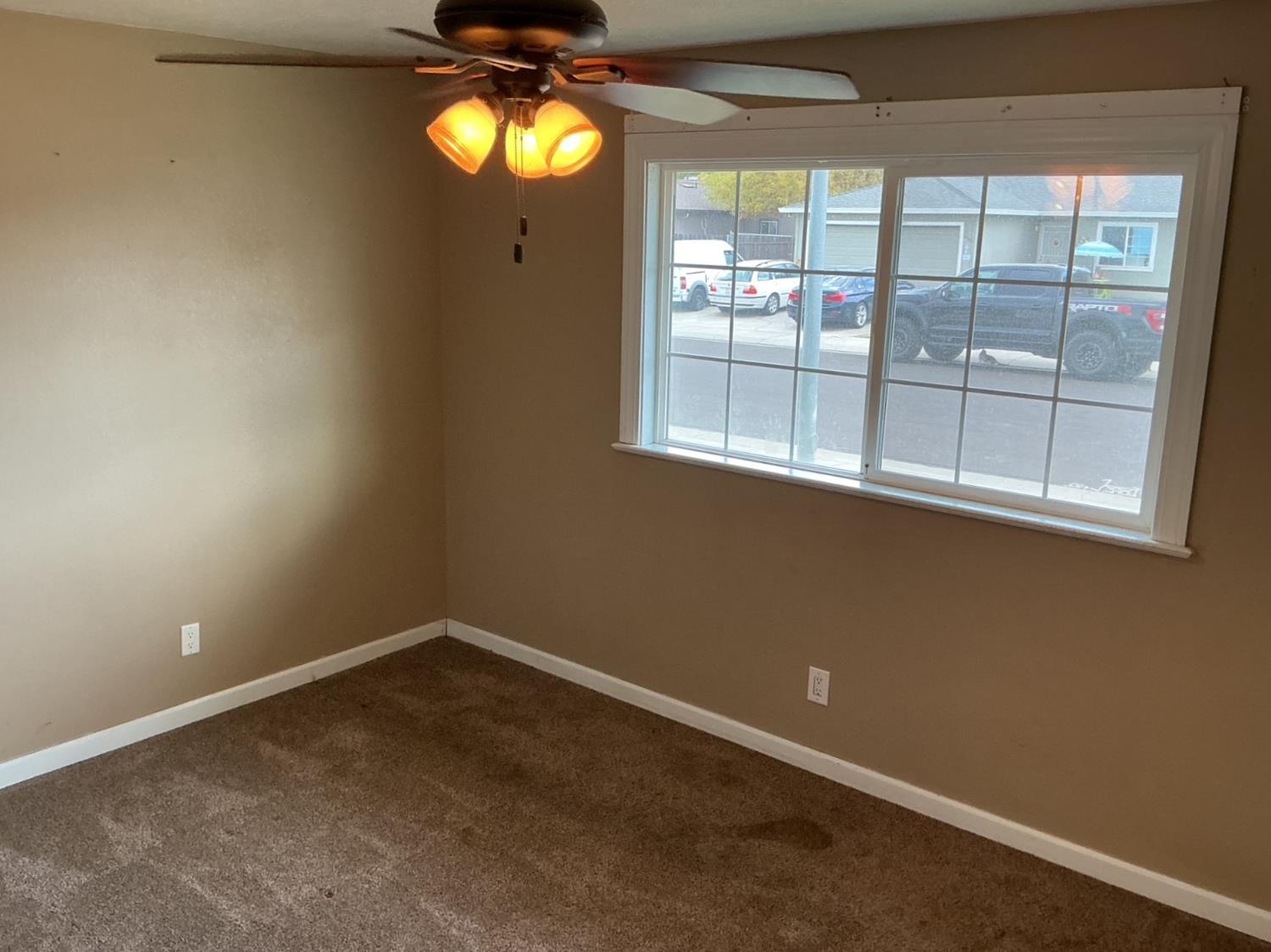 14334 E Prospect Pl, Lockeford, CA 95237