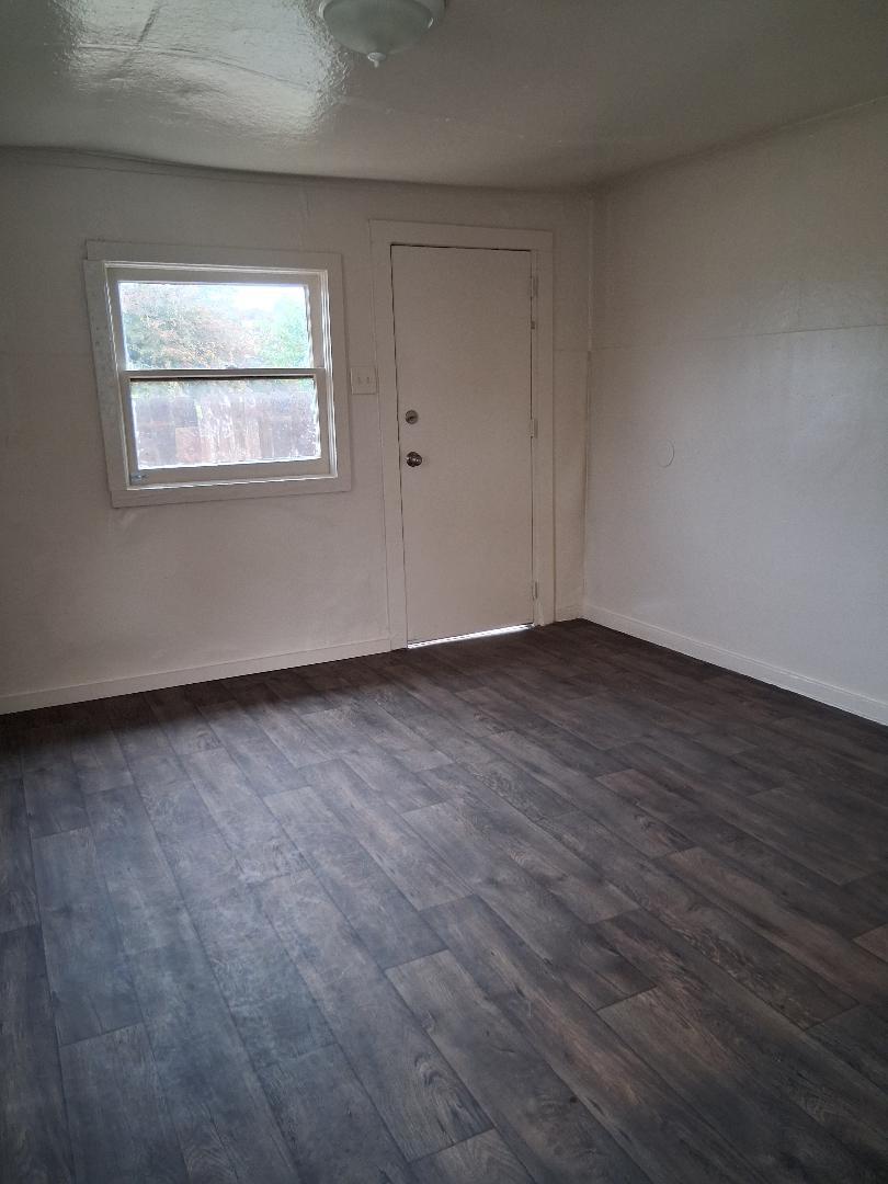 2535 S Holloway Ave, Fresno, CA 93725