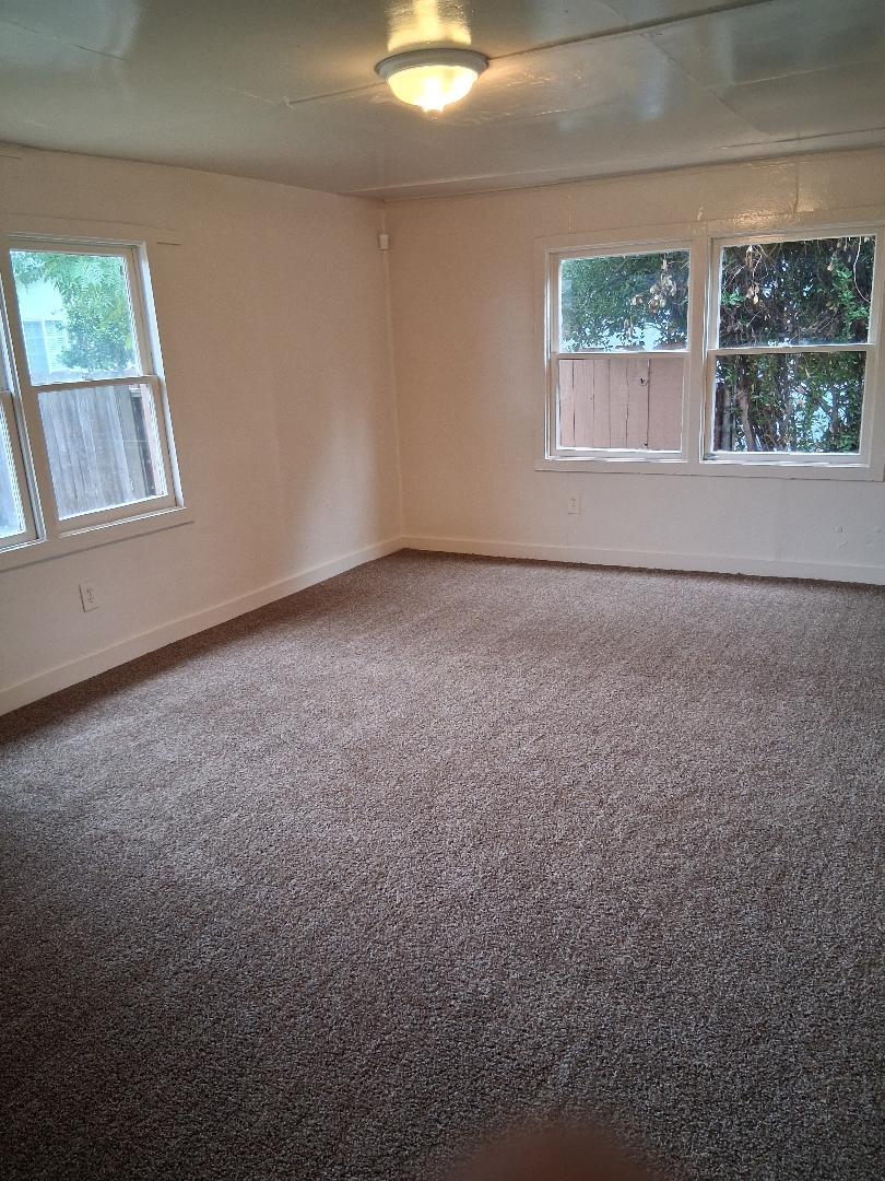 2535 S Holloway Ave, Fresno, CA 93725