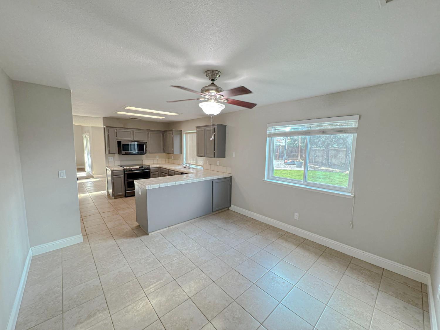 8735 N Cedar Ave #122, Fresno, CA 93720