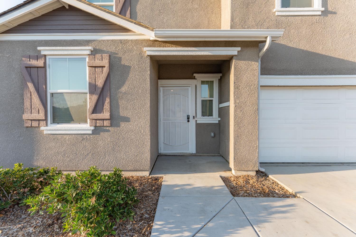 1754 S Twilight St, Hanford, CA 93230