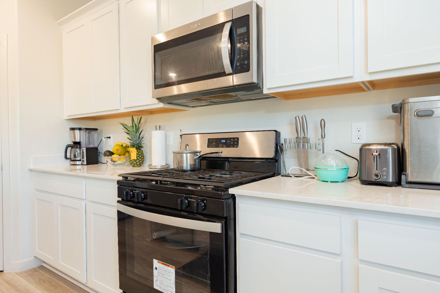 1754 S Twilight St, Hanford, CA 93230