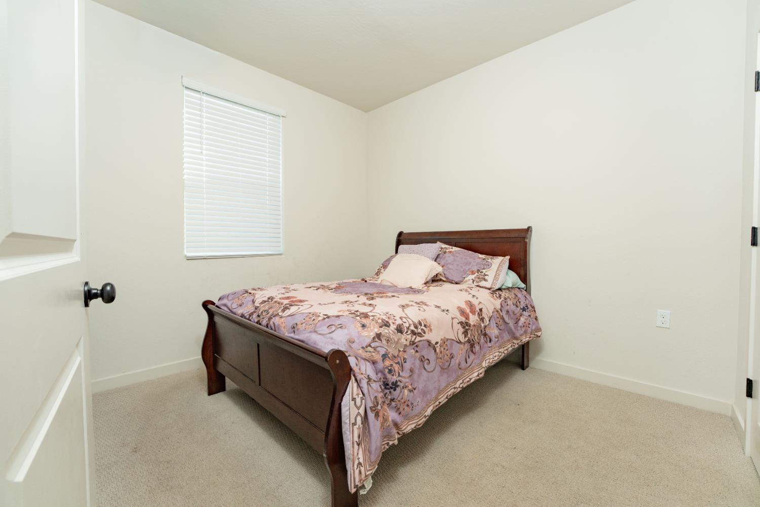 1754 S Twilight St, Hanford, CA 93230