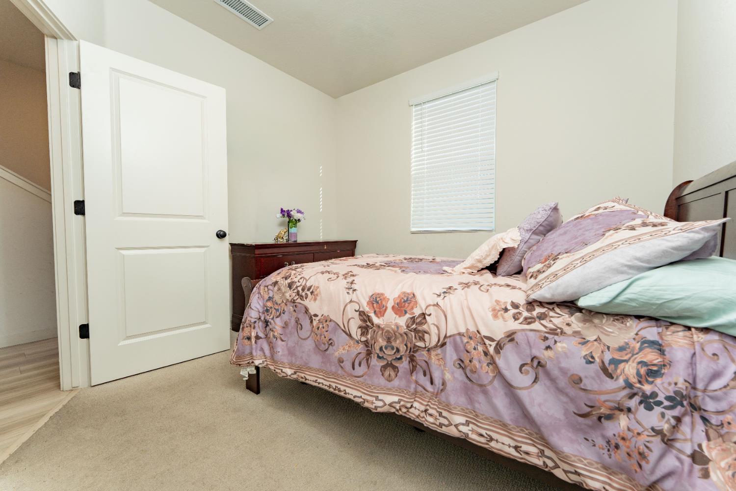 1754 S Twilight St, Hanford, CA 93230