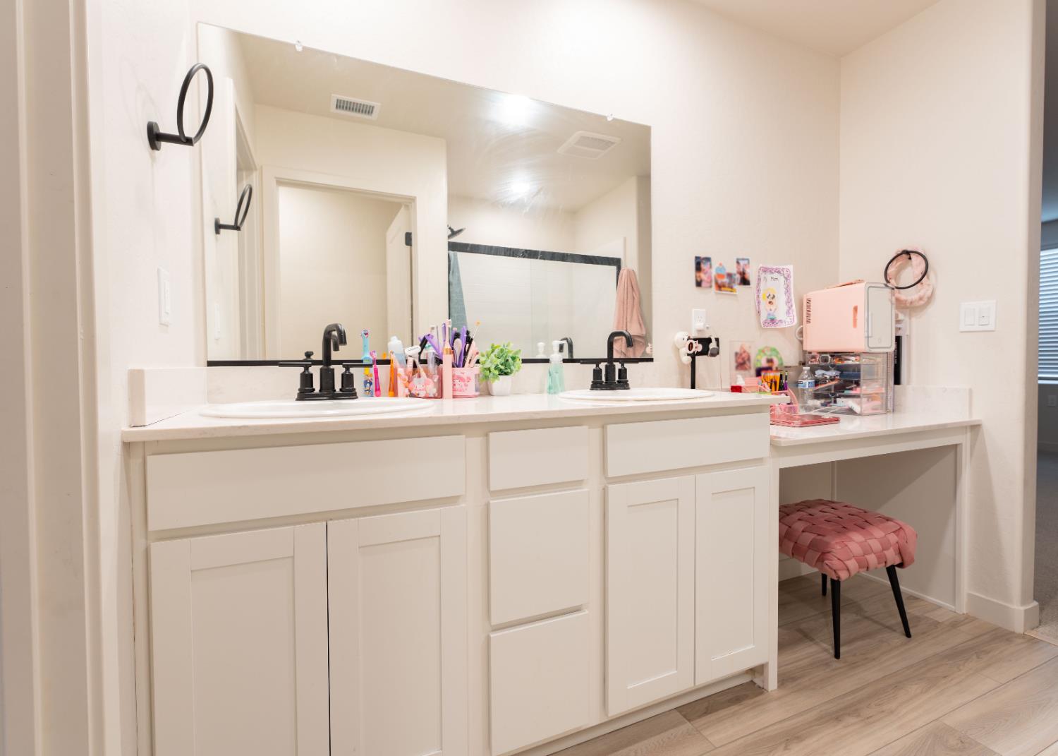 1754 S Twilight St, Hanford, CA 93230