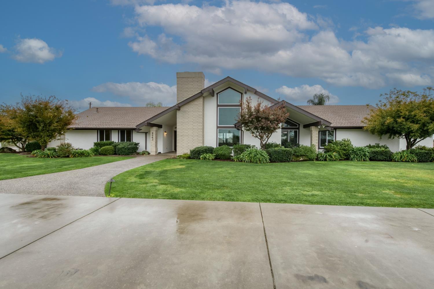 8063 W Herndon, Fresno, CA 93723