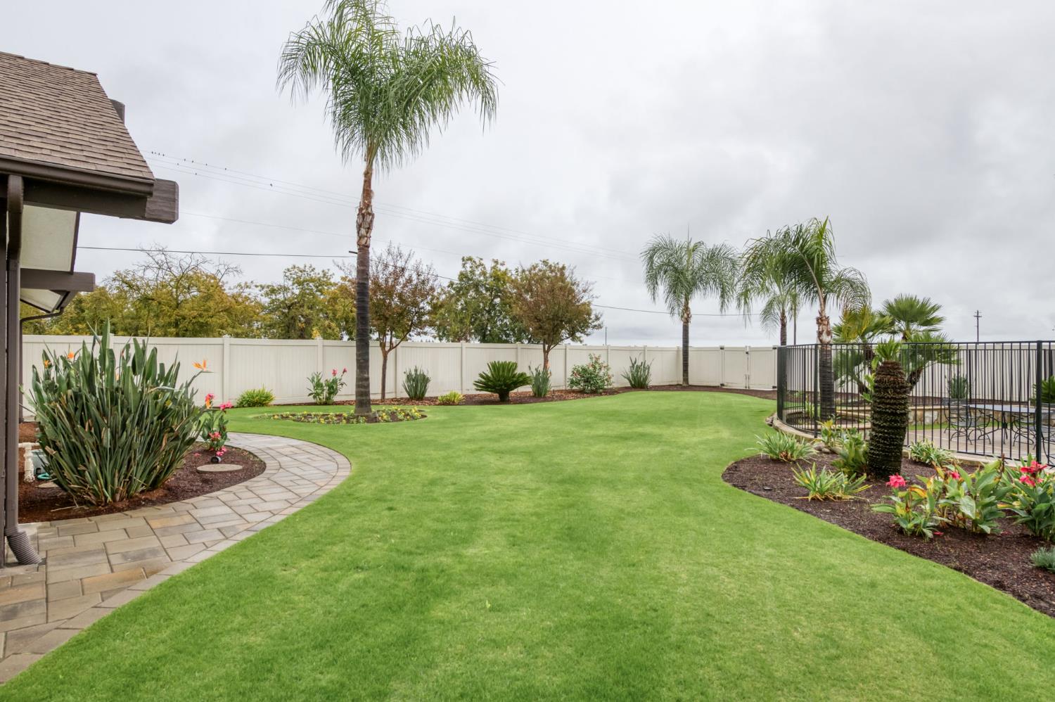 8063 W Herndon, Fresno, CA 93723