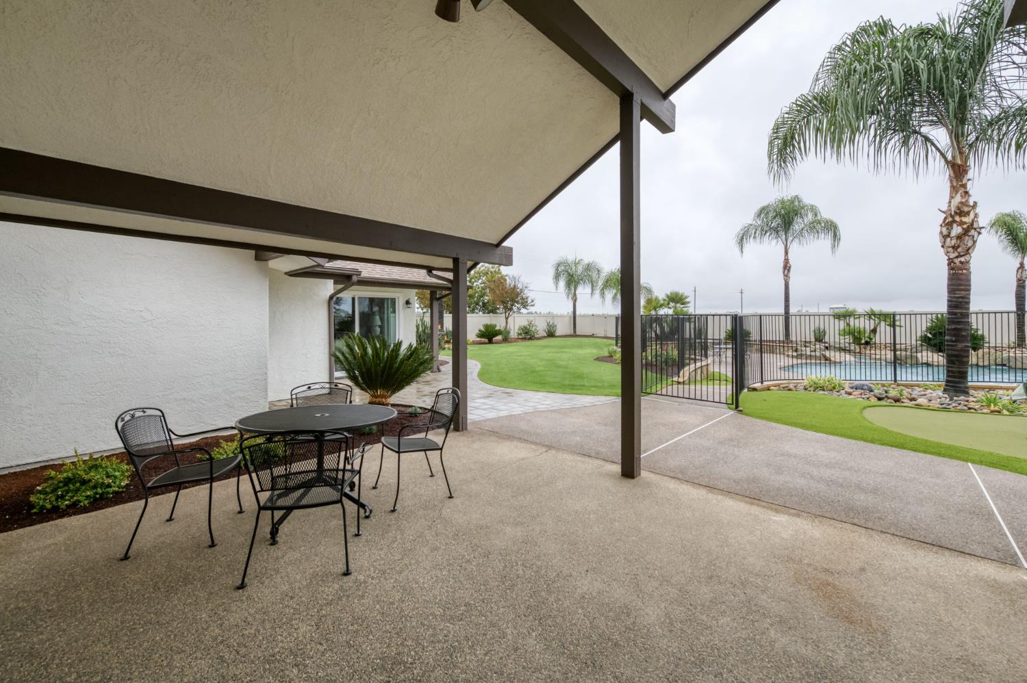 8063 W Herndon, Fresno, CA 93723