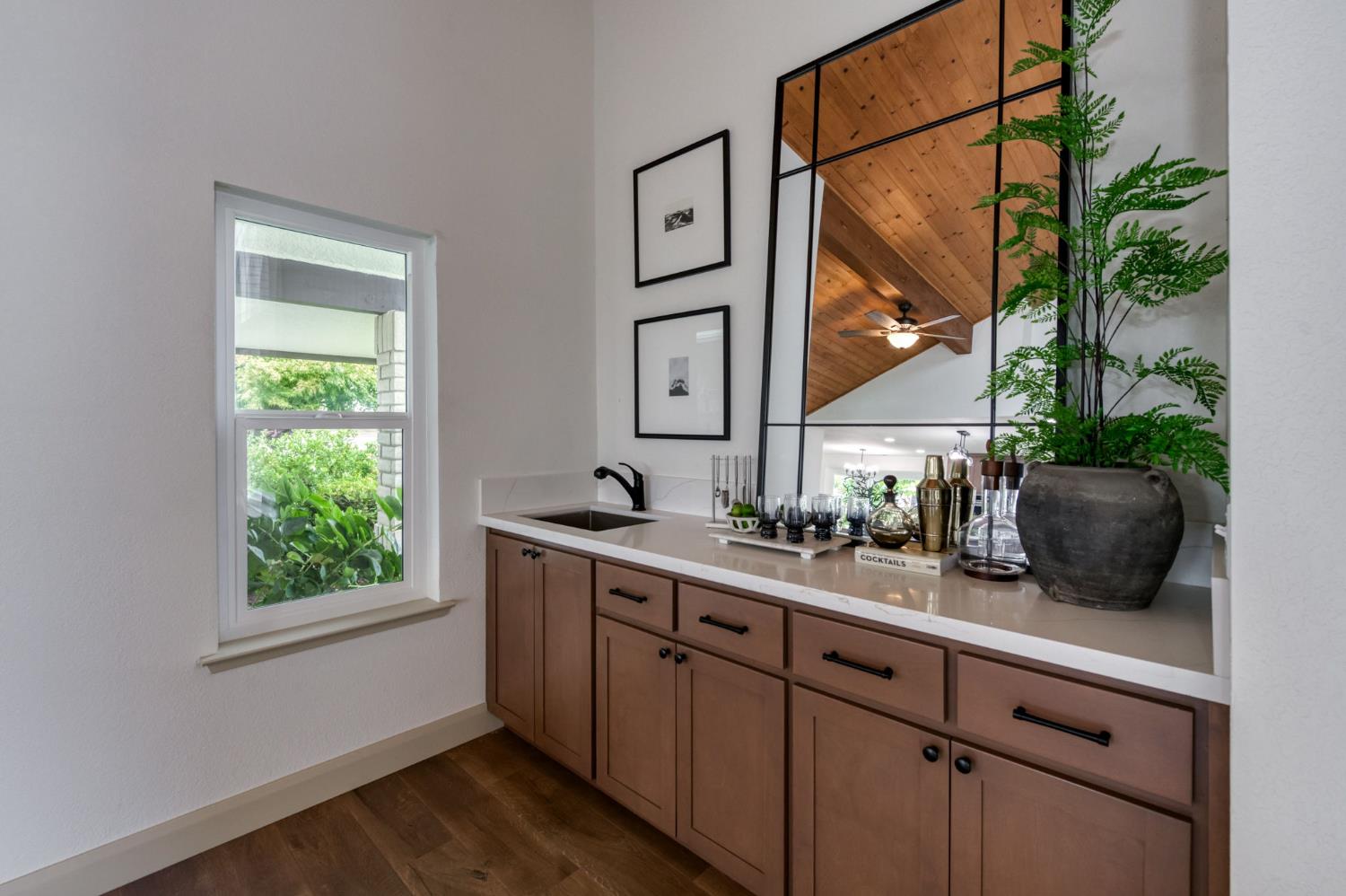 8063 W Herndon, Fresno, CA 93723