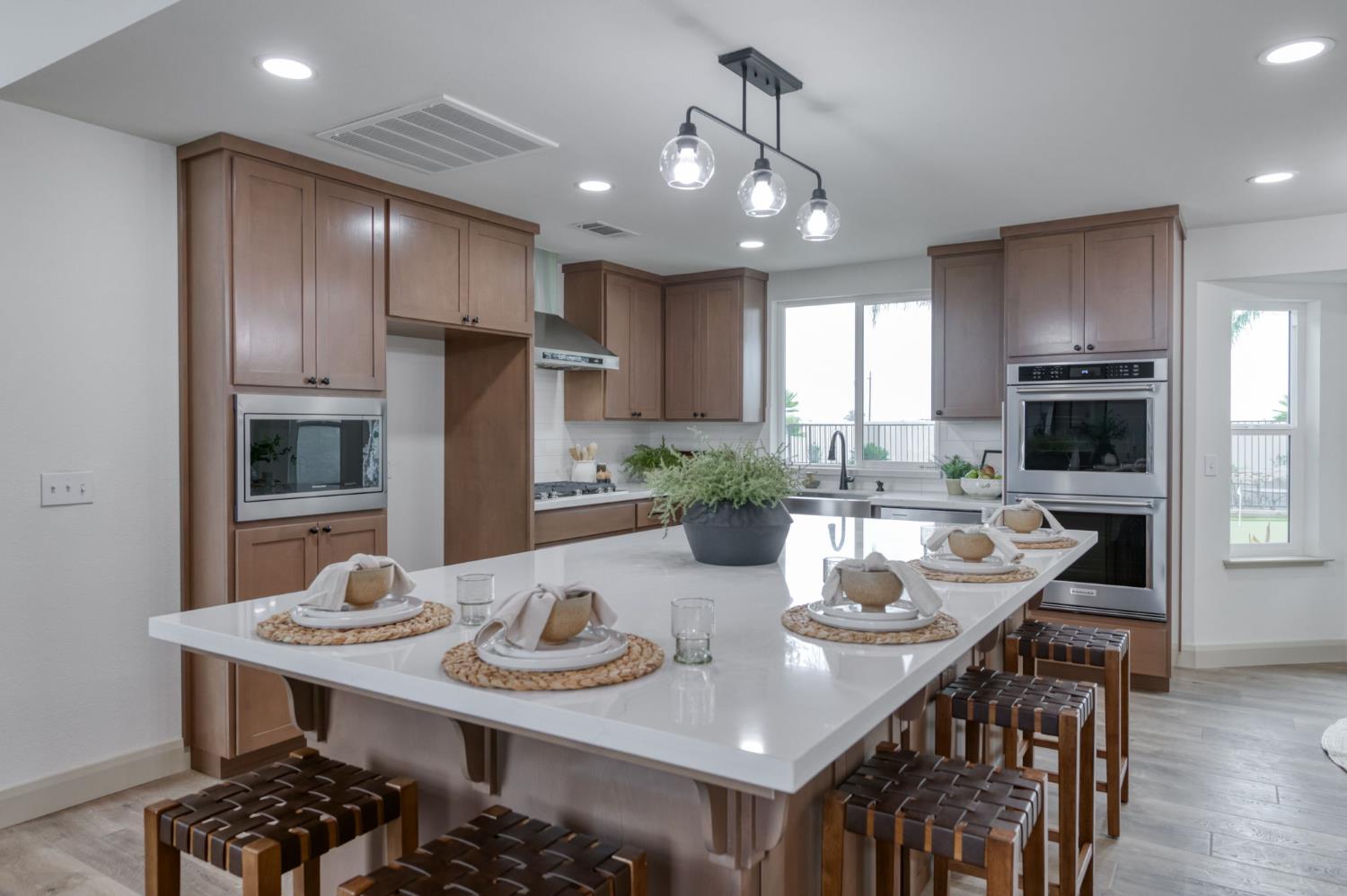 8063 W Herndon, Fresno, CA 93723