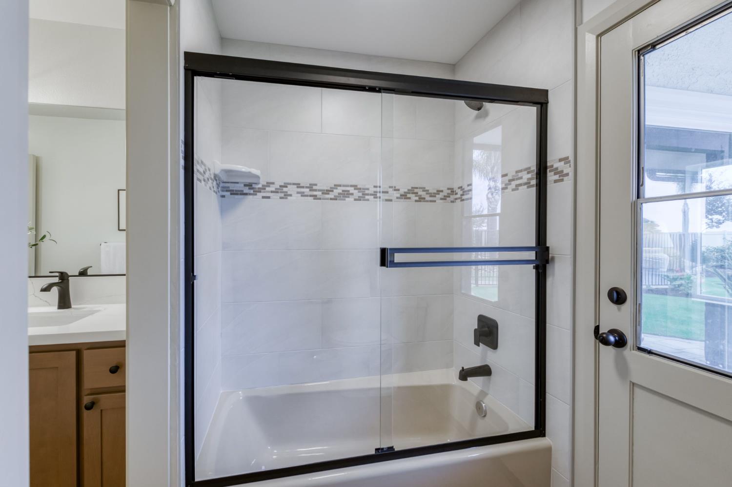 8063 W Herndon, Fresno, CA 93723